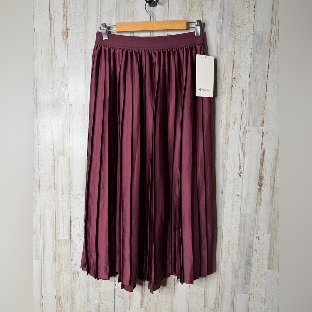 lululemon athletica Pleated Maroon A-Line Skirt